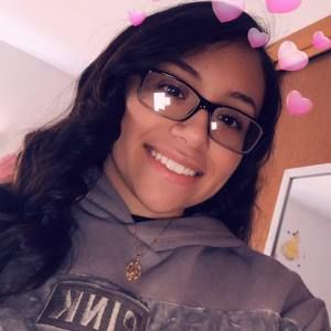 Meet your Posher, Cynthia